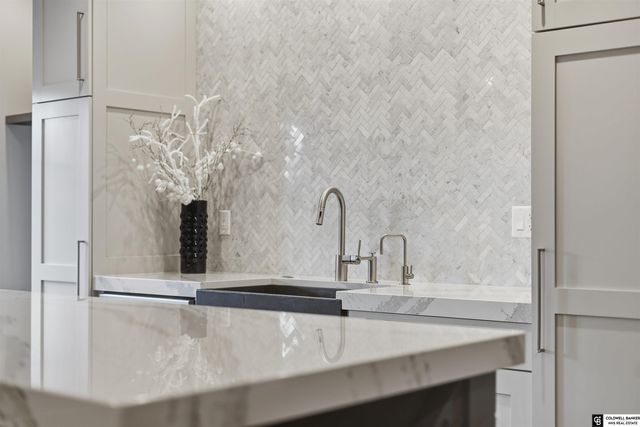 17211 S 38 Street, Roca, NE 68430