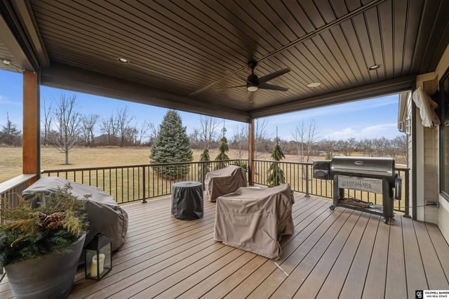 17211 S 38 Street, Roca, NE 68430