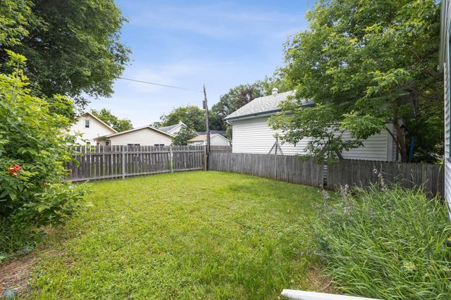 1115 9th Street N, Fargo, ND 58102