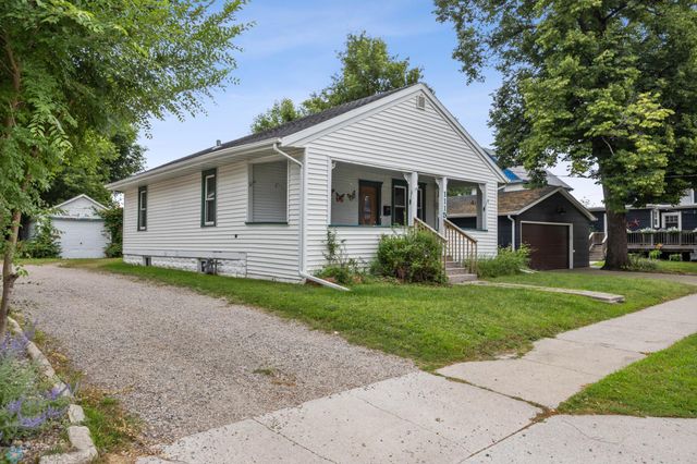 1115 9th Street N, Fargo, ND 58102