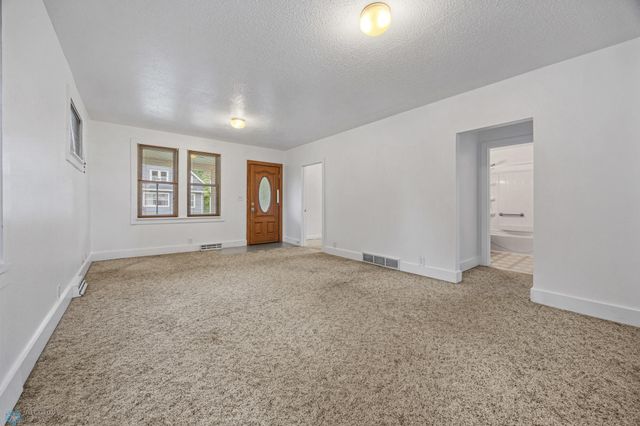1115 9th Street N, Fargo, ND 58102