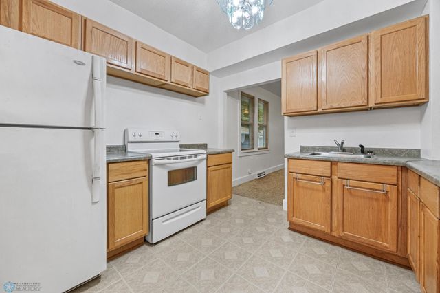1115 9th Street N, Fargo, ND 58102