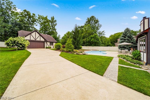 10160 Hobby Horse Lane, Mentor, OH 44060