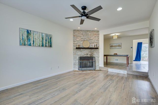 13 Peachtree Lane, Monroe, NJ 08831