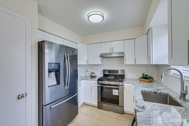 13 Peachtree Lane, Monroe, NJ 08831