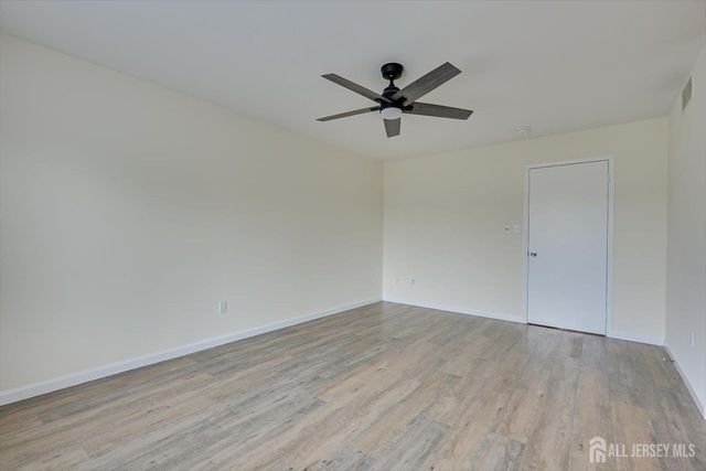 13 Peachtree Lane, Monroe, NJ 08831