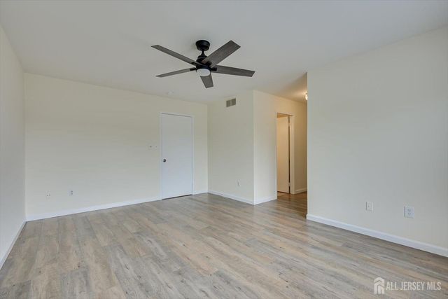 13 Peachtree Lane, Monroe, NJ 08831