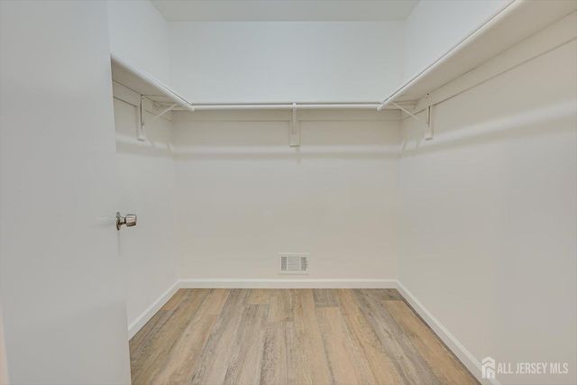 13 Peachtree Lane, Monroe, NJ 08831