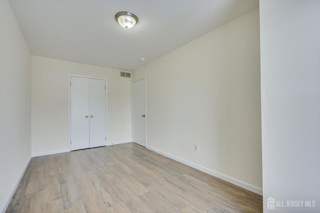 13 Peachtree Lane, Monroe, NJ 08831