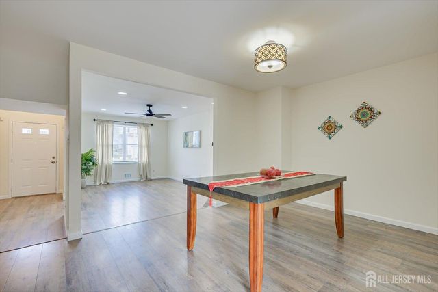 13 Peachtree Lane, Monroe, NJ 08831