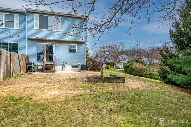 13 Peachtree Lane, Monroe, NJ 08831