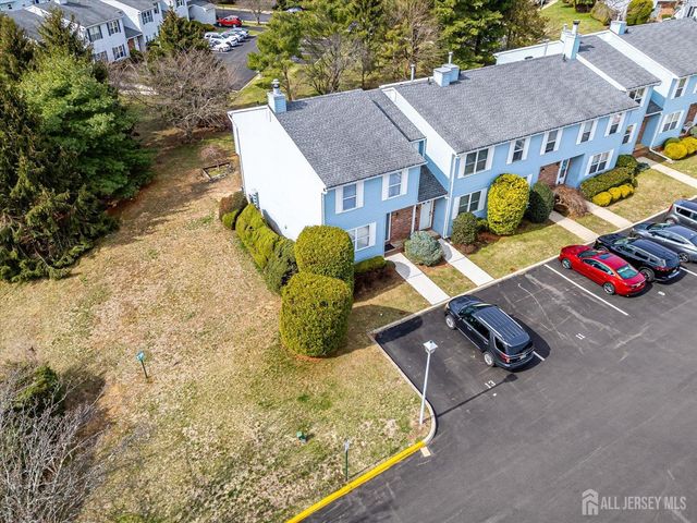 13 Peachtree Lane, Monroe, NJ 08831