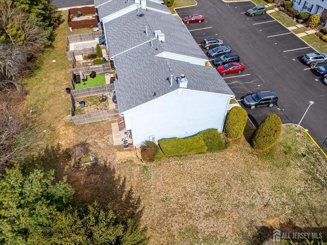 13 Peachtree Lane, Monroe, NJ 08831