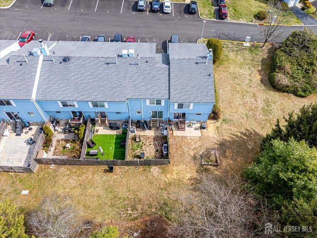 13 Peachtree Lane, Monroe, NJ 08831