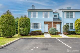 13 Peachtree Lane, Monroe, NJ 08831