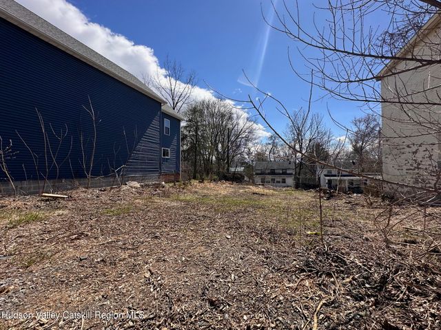 18 Russell Street, Saugerties, NY 12477