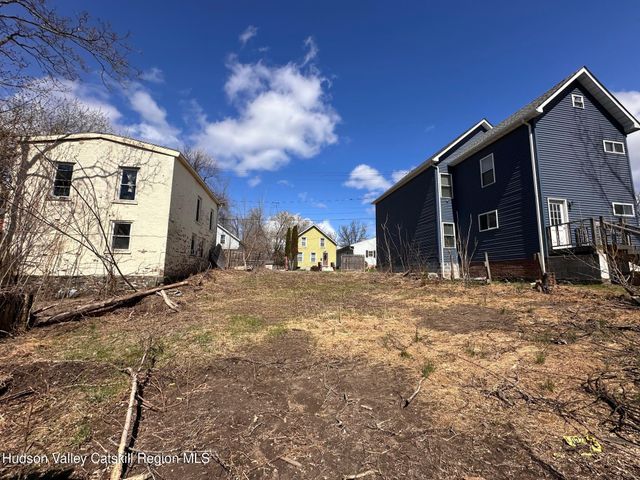 18 Russell Street, Saugerties, NY 12477