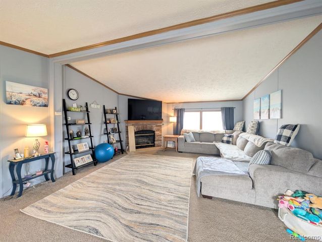 8 Brookfield, Swartz Creek, MI 48473