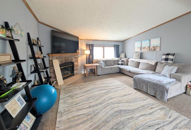 8 Brookfield, Swartz Creek, MI 48473