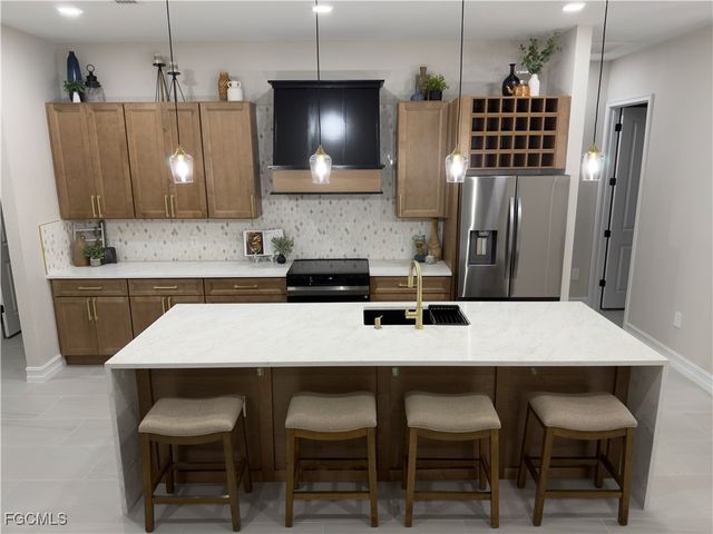 810 Sentinela BLVD, Lehigh Acres, FL 33974