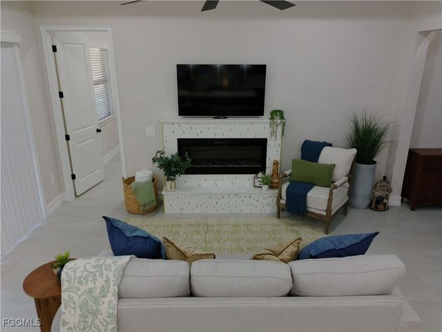 810 Sentinela BLVD, Lehigh Acres, FL 33974