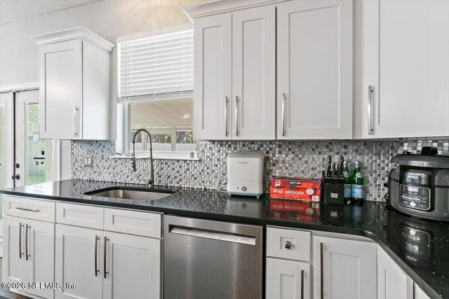 11122 ROBINS NEST Court, Jacksonville, FL 32225