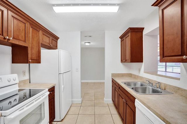 113 SE 14th Street, Deerfield Beach, FL 33441