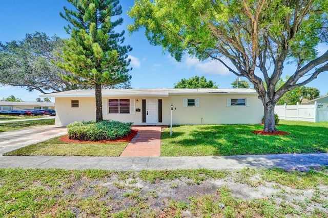 113 SE 14th Street, Deerfield Beach, FL 33441