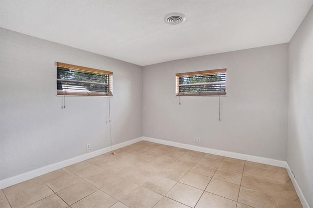113 SE 14th Street, Deerfield Beach, FL 33441