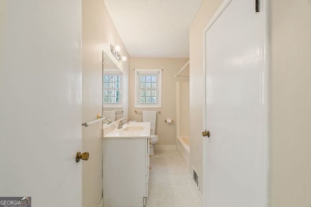 3928 Green Forest Lane, Smyrna, GA 30082