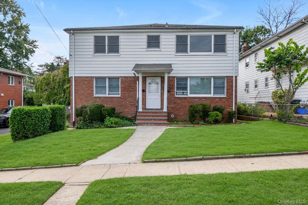 7 Linwood Road N, Port Washington, NY 11050 — exterior