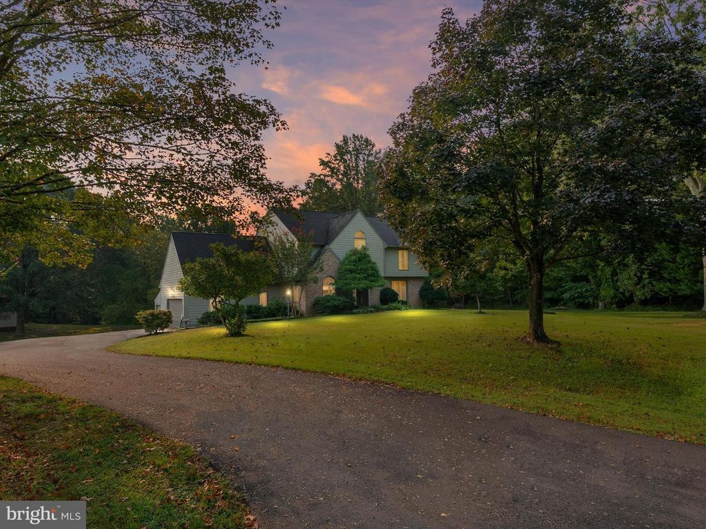 2033 HUNTWOOD DR, Gambrills, MD 21054