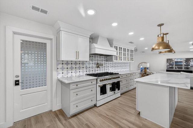 650 59TH AVENUE, St Pete Beach, FL 33706