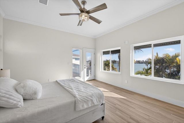 650 59TH AVENUE, St Pete Beach, FL 33706