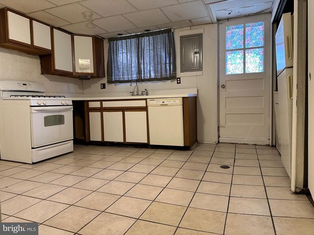 2822 S 64TH ST, Philadelphia, PA 19142