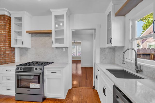 1015 E 14th Street, Houston, TX 77009