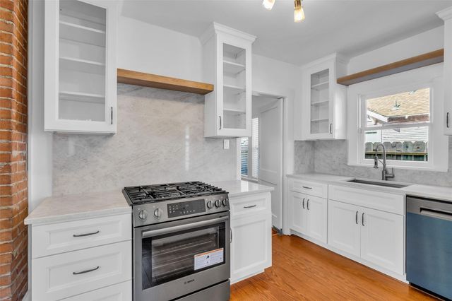 1015 E 14th Street, Houston, TX 77009