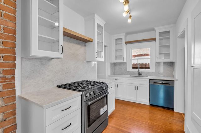 1015 E 14th Street, Houston, TX 77009