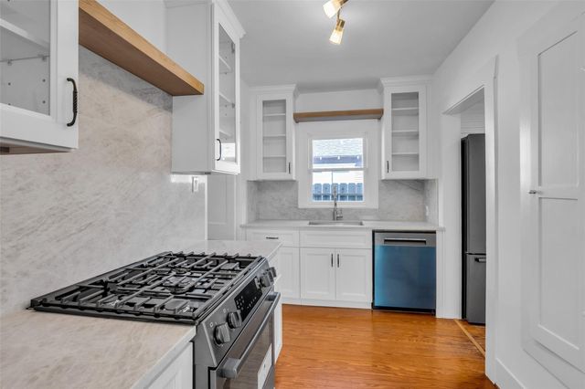 1015 E 14th Street, Houston, TX 77009
