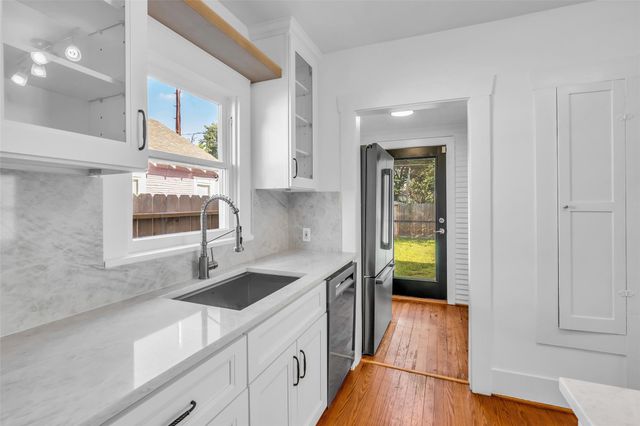 1015 E 14th Street, Houston, TX 77009