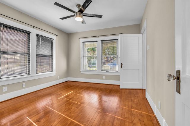 1015 E 14th Street, Houston, TX 77009