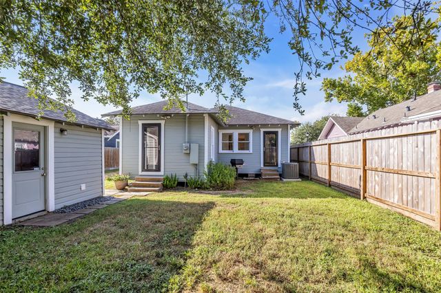 1015 E 14th Street, Houston, TX 77009