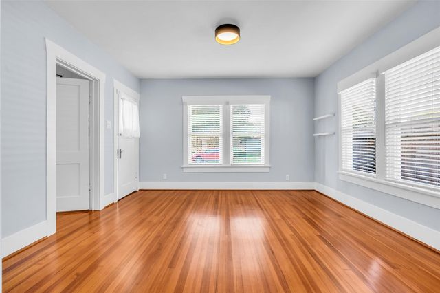 1015 E 14th Street, Houston, TX 77009
