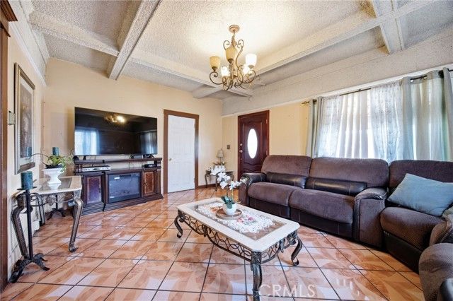 123 E 65th Street, Los Angeles, CA 90003