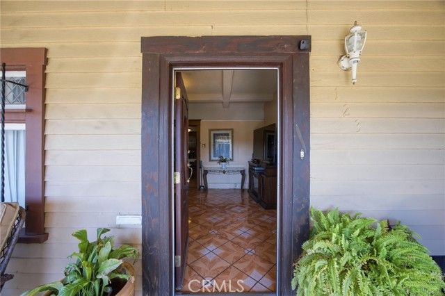 123 E 65th Street, Los Angeles, CA 90003