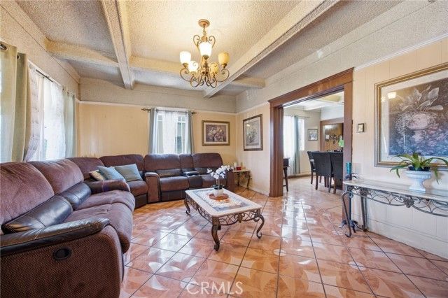 123 E 65th Street, Los Angeles, CA 90003