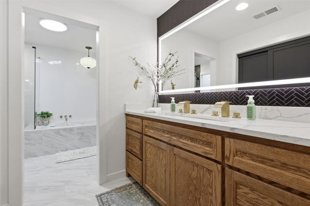 1208 N Morris Street, Mckinney, TX 75069