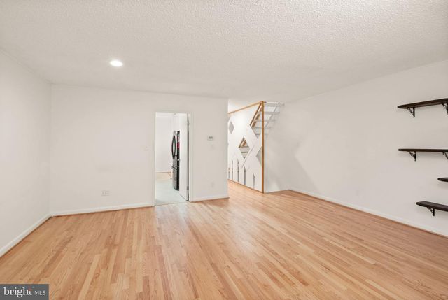 2242 CARTWRIGHT PL, Reston, VA 20191
