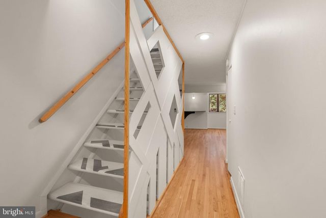 2242 CARTWRIGHT PL, Reston, VA 20191