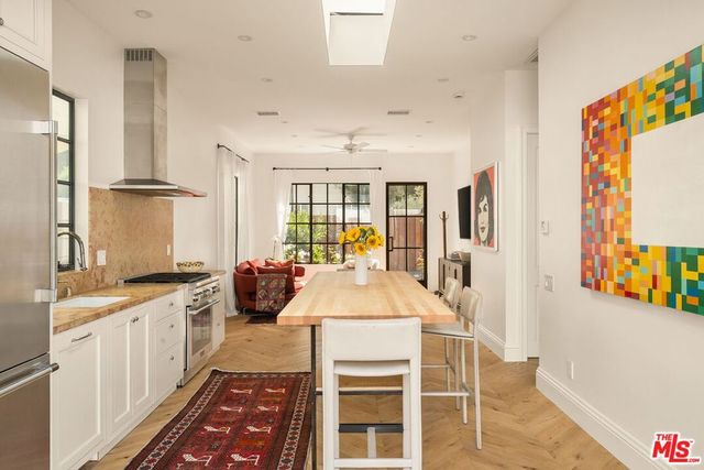 207 Entrada Drive, Santa Monica, CA 90402